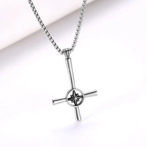 Collana gotica in acciaio inossidabile con ciondolo a croce rovesciata e stella incisa