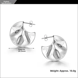 Detailed view of silver fan-shaped C-earrings with hammered texture and dimensions