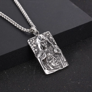 Collana con ciondolo tristo mietitore in acciaio titanio gotico con finitura vintage