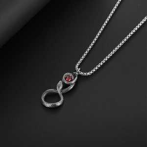 Collier rétro avec pendentif double serpent en acier titane et zircon rouge