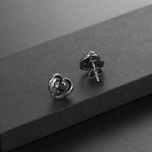 Retro-Ohrstecker aus Titanstahl mit schwarzen Zirkonia-Herzen für Damen und Herren