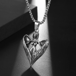 Collier Pendentif Cœur d'Ailes d'Ange Gothique en Acier Inoxydable Vintage Poli Hommes Punk Hip Hop Bijoux Accessoire Mode