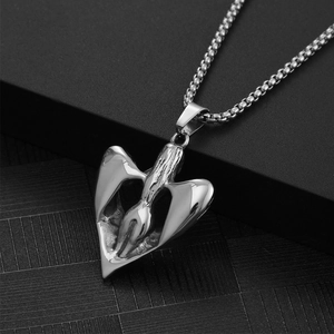 Pendentif ailes ange et démon en acier titane avec finition argentée et chaîne