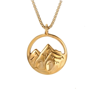 Collier doré avec pendentif relief de montagne en acier titane et chaîne vénitienne