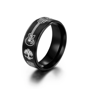 Bague en acier inoxydable noir avec motifs de guitare et d'arbre de vie en finition mate