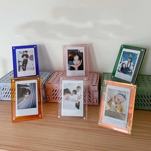 Modern Transparent Acrylic Magnetic Desktop Picture Frame For 3 Inch Small Card Display Polished Laser Iridescent Photo Frame