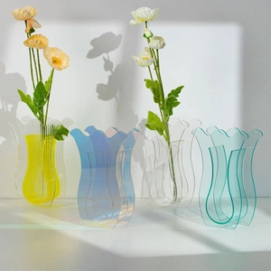 Vaso in Acrilico Nordico Bordo Ondulato Moderno Iridescente Contenitore Decorativo per Fiori Ornamento da Scrivania con Tulipano
