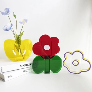 Colorful geometric acrylic flower vase set in modern Nordic style for home decor