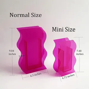 Vase géométrique rose en acrylique ondulé disponible en taille normale 25cm et mini taille