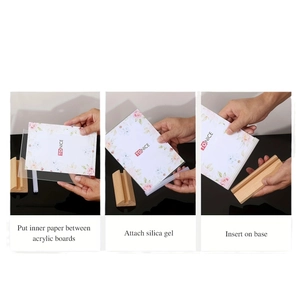 Fasi di montaggio per segnaposto A4 in acrilico con base in legno di faggio e striscia