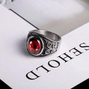 Vintage Titanium Steel Men's Ring With Oval Red Rhinestone Antique Silver Baroque Engraved Band Ring Hip Hop Jewelry