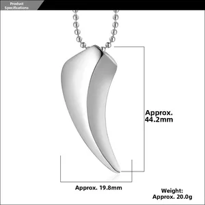 Vue détaillée du pendentif dent de loup avec dimensions 44,2mm par 19,8mm et poids 20g