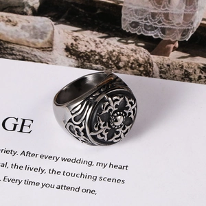 Bague large rétro hip-hop en acier inoxydable avec relief floral vintage gravé