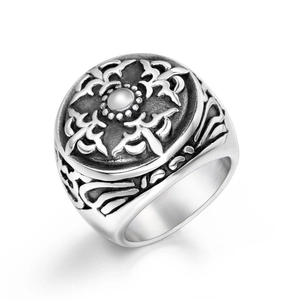Bague vintage pour hommes en acier inoxydable avec gravure de totem radial gothique