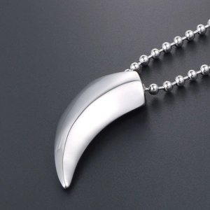 Pendentif dent de loup en acier titane poli pour homme avec chaîne à billes classique