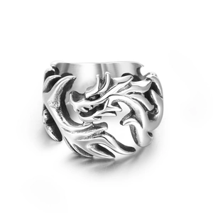 Vintage-Silber-Drachenring aus Titanstahl mit detaillierten Schuppen und breitem Band