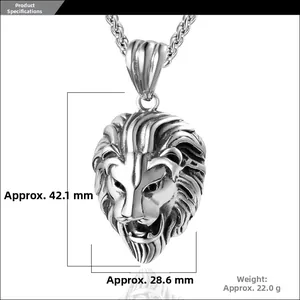 Gros plan détaillé du pendentif tête de lion rétro avec gravures de crinière fines