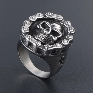 Men's retro skull ring in stainless steel with biker chain edge and cross engravings