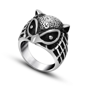 Vintage oxidized stainless steel owl ring with detailed relief and 3D textured feathers