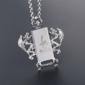 Collier pour homme avec pendentif dragon vintage en acier titane et fermoir couronne