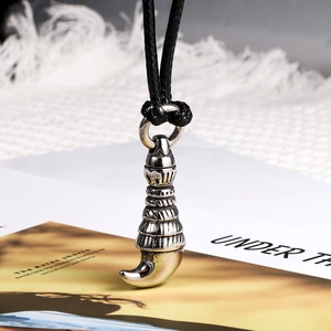 Vintage Titanium Steel Wolf Tooth Pendant Necklace For Men Gothic Punk Beast Claw Charm Tribal Jewelry Accessory
