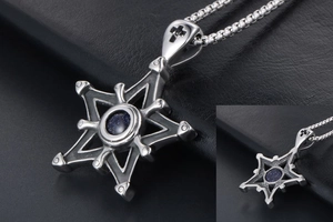 Détail du pendentif étoile en grès bleu rétro avec texture en acier vieilli et chaîne