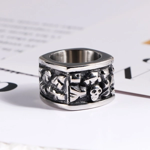 Bague Vintage en Acier Inoxydable Tête de Mort pour Hommes Gothique Punk Biker Bande Large Carré Squelette Bijoux de Mode Cadeau