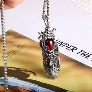 Vintage Titanium Steel Feather Pendant Necklace With Dark Red Rhinestone Retro Polished Indian Style Unisex Jewelry Gift