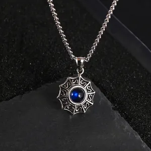 Collier Pendentif Plaque Ronde en Acier Titane Rétro Unisexe Zirconia Bleu Motif Totem Radiant Bijoux