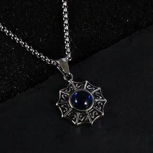 Pendentif rond en acier titane vintage avec zircon bleu et chaîne à billes argent