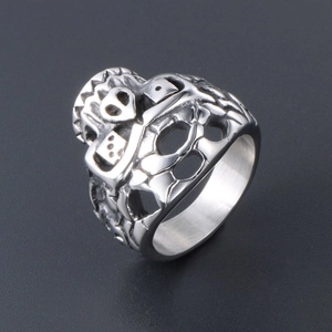 Retro punk skull ring for men and women in silver finish stainless steel with dice details