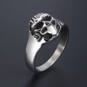 Bague tête de mort en acier inoxydable punk pour homme avec détails de sculpture gothique