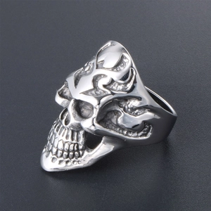 Gothic punk skull ring in vintage silver stainless steel shown from a 45-degree angle