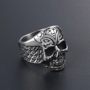 Vintage skull ring for men in silver titanium steel with engraved vine details