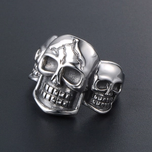 Vintage punk rock stainless steel triple skull ring with silver lightning crack design