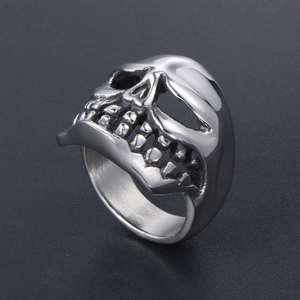 Punk style titanium steel skull ring for men with detailed 3D carving and vintage finish