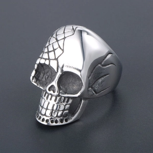 Vintage punk skull ring in silver stainless steel with gothic textures and a polished finish