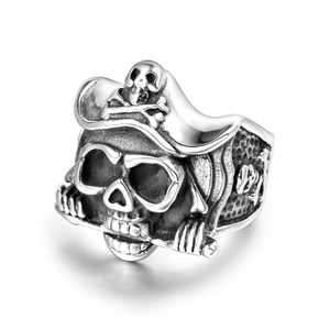 Vintage Pirate Skull Ring For Men Titanium Steel Punk Gothic Skeleton Ring Gritting Teeth Pirate Hat Band Jewelry Silver Tone