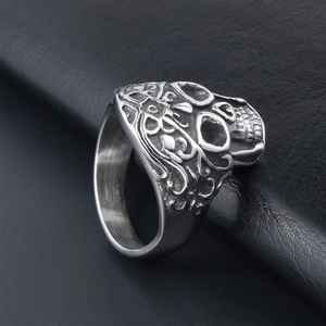 Retro punk titanium steel skull ring with vintage gothic floral patterns for men