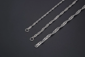 Detailed comparison of three thickness levels for silver water wave chain necklaces