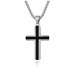 Collier Pendentif Croix Homme en Acier Inoxydable et Fibre de Carbone Bord Biseauté Électroplaqué Bijoux Religieux Cadeau pour Lui