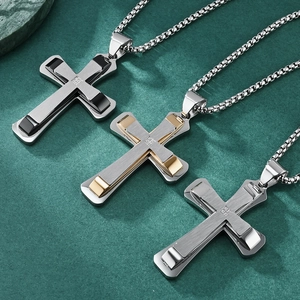 Colliers croix à trois couches en argent, or et noir avec pierres en oxyde de zirconium