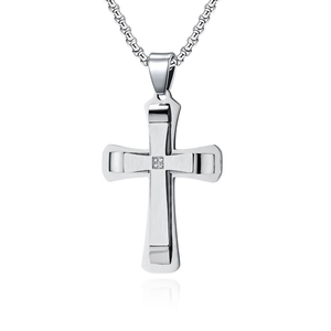 Collier avec pendentif croix en acier inoxydable argenté à trois couches et pierres fines