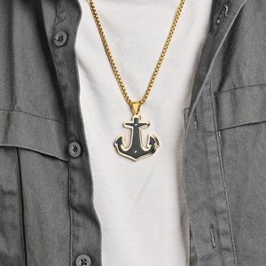 Collier pour homme avec pendentif ancre bicolore or et noir et zircons étincelants