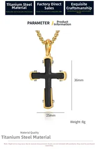 Macro du pendentif croix en acier inoxydable bicolore avec texture et dimensions précises