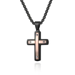 Collier Pendentif Croix Bicolore en Acier Titane Industriel Décoration de Rivets Bijoux Mode Street Punk Hommes Femmes