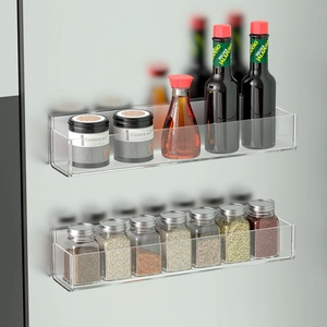 Détails de l'étagère à épices magnétique en acrylique transparent sur réfrigérateur