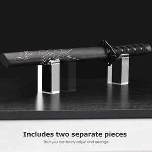 Supporto display in acrilico trasparente regolabile con modello di spada katana nera