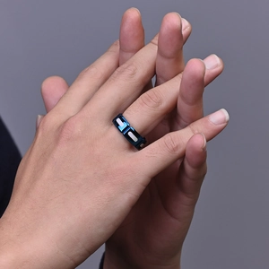 Blauer matter Edelstahlring mit Rillen und Silbereinsätzen für Damen und Herren