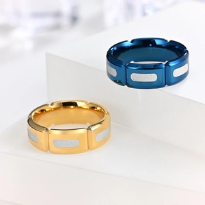 Edelstahlringe mit gebürsteter Einlage in Blau und Gold, poliertes Blockdesign